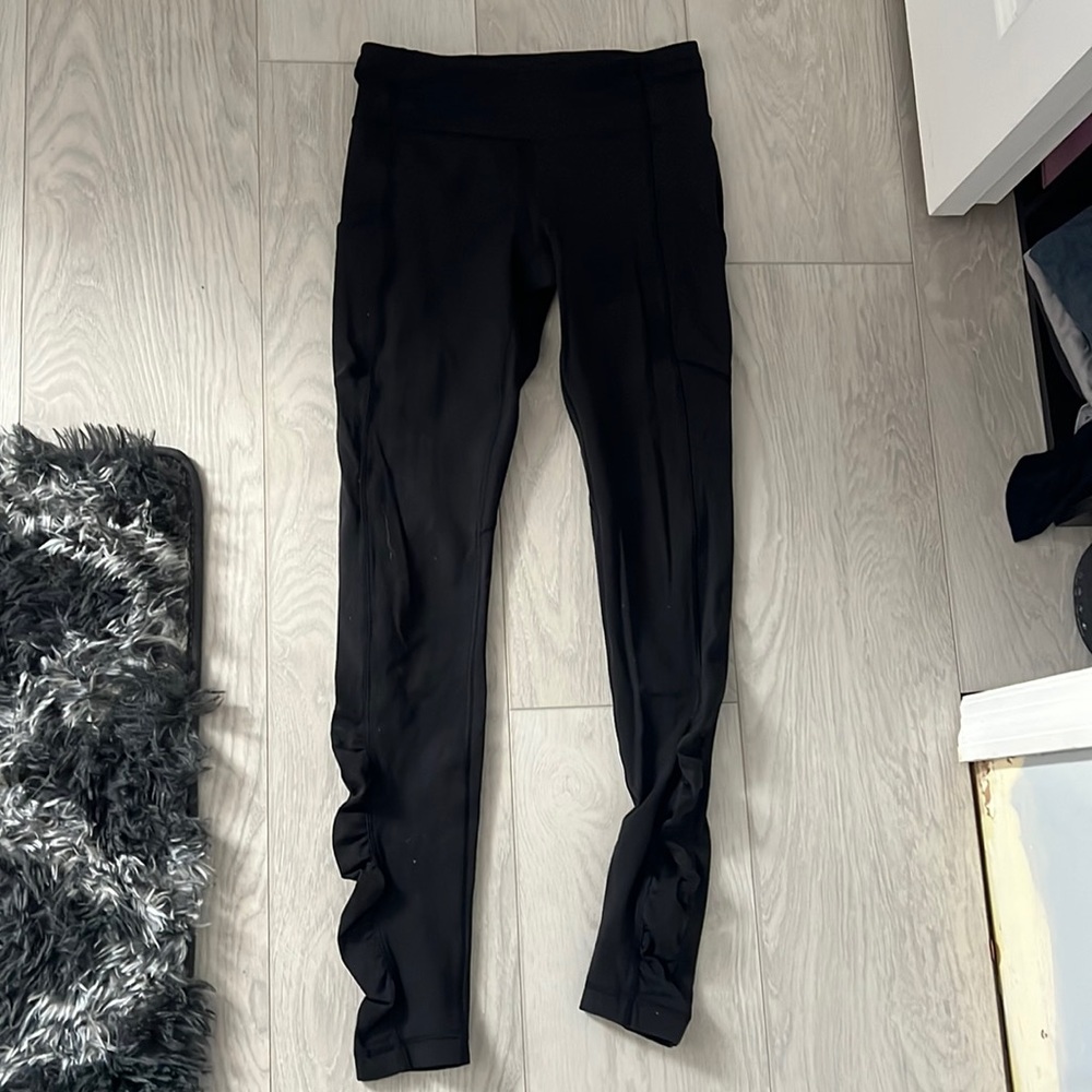 Lululemon leggings with pockets size 4